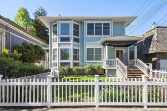 Building Photo - 2026 San Antonio Ave