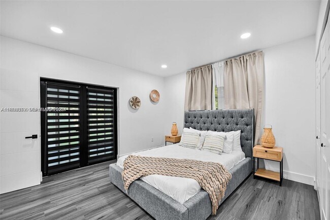 Building Photo - 7335 SW 104th St