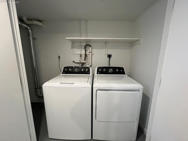 Building Photo - 141 Manorhaven Blvd