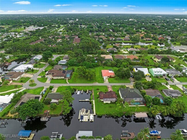 Building Photo - 27153 Barefoot Ln