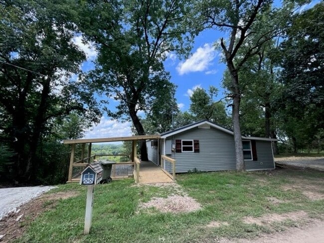 Primary Photo - Lake View