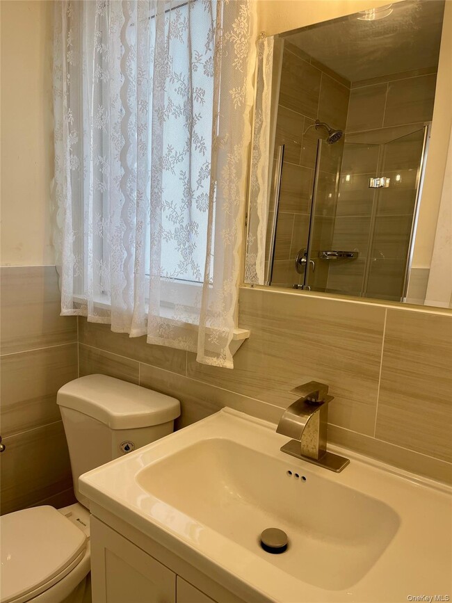 Building Photo - 39-05 Douglaston Pkwy