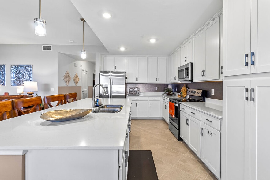 Building Photo - 5651 Double Eagle Cir