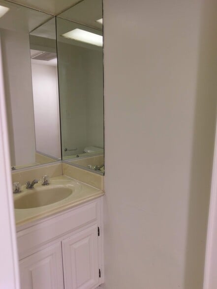 Bathroom Entrance - 540 Kelton Ave