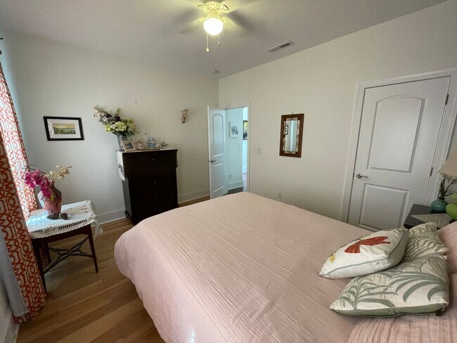 Building Photo - Unfurnished 3 Bedroom 3 Bathroom House with Home Office In Calabash