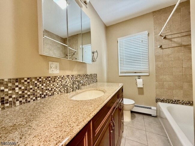 Building Photo - 146 Leghorn Ave