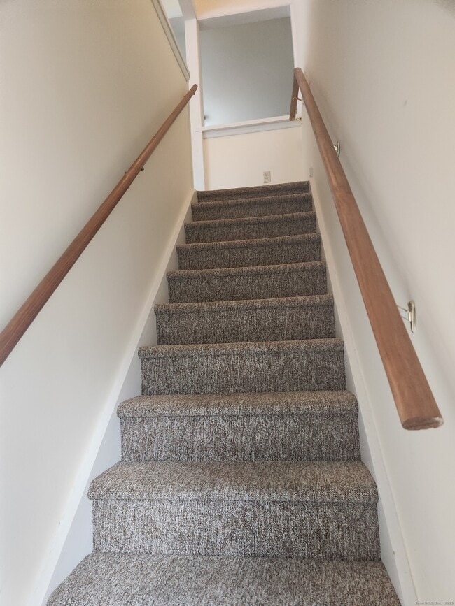 Building Photo - 96 Portland Ave