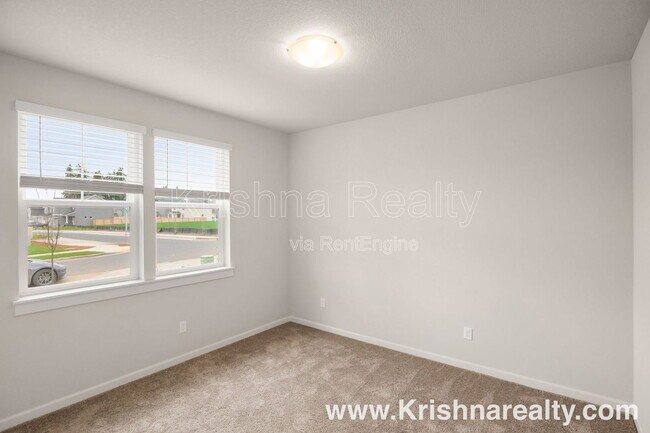 Building Photo - 1115 S 32nd Ave