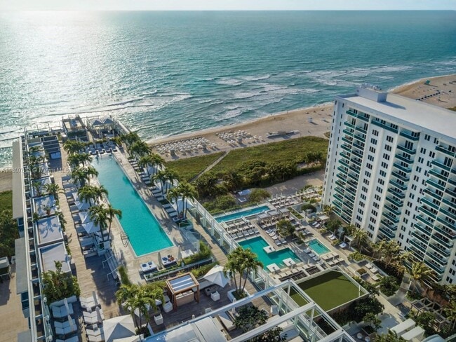 Building Photo - 2301 Collins Ave