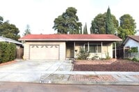 Building Photo - 2070 Sierra Wood Dr
