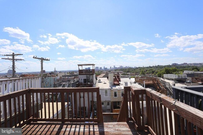 Building Photo - 524 S Bouldin St