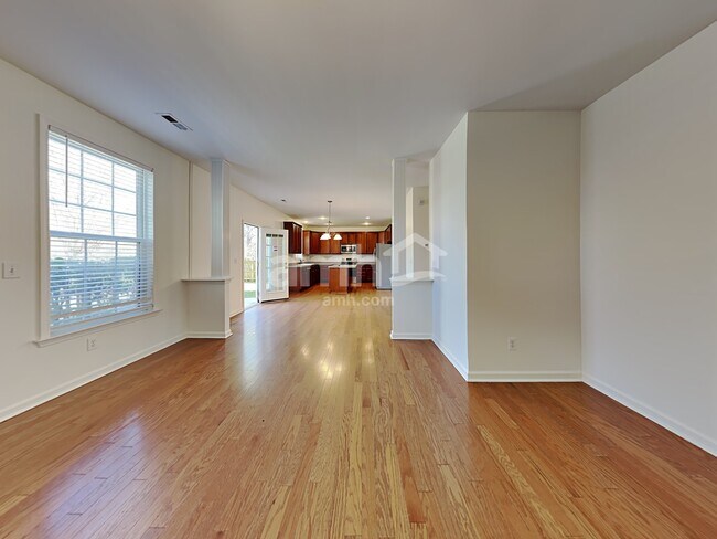 Building Photo - 8 Red Jonathan Ct