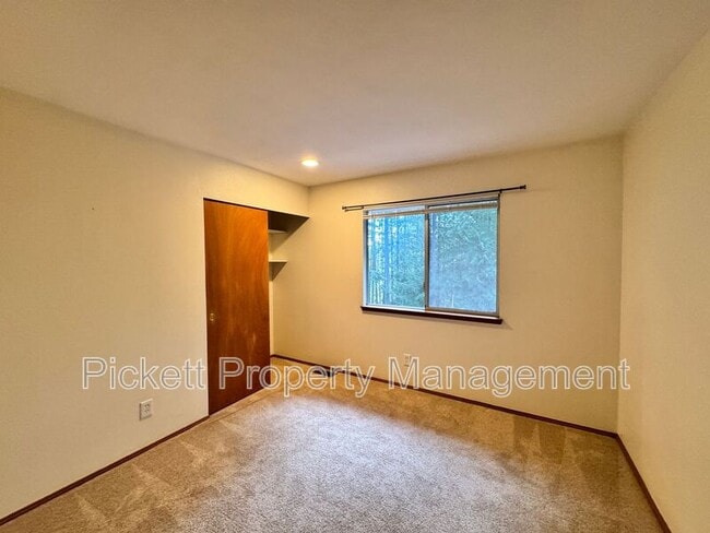 Building Photo - 10738 Jetty Pl NW