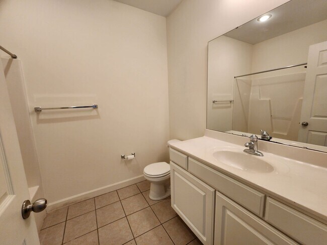 Building Photo - 2 Bedroom | 2 Bath Condo with Garage in Bellingham Park