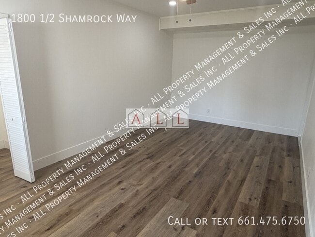 Building Photo - 1800 1/2 Shamrock Way-