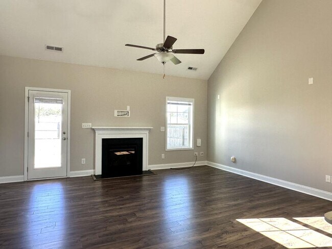 Building Photo - 3142 Hunting Lodge Rd