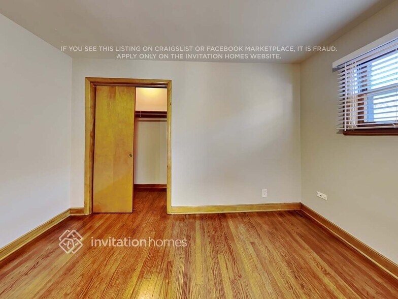 Building Photo - 2645 W 94th St