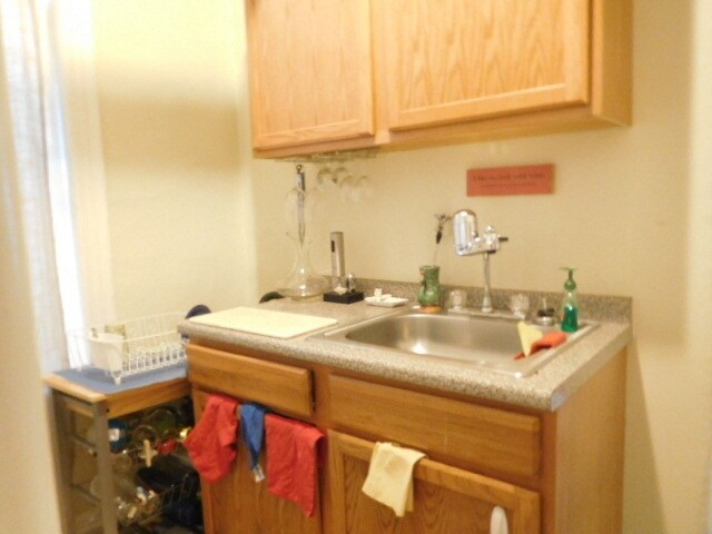 Building Photo - 165 Kelton St