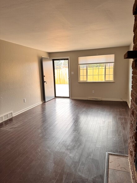 Building Photo - 10221 W 59th Pl