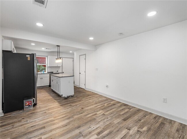 Building Photo - 2178 Penelope St NW