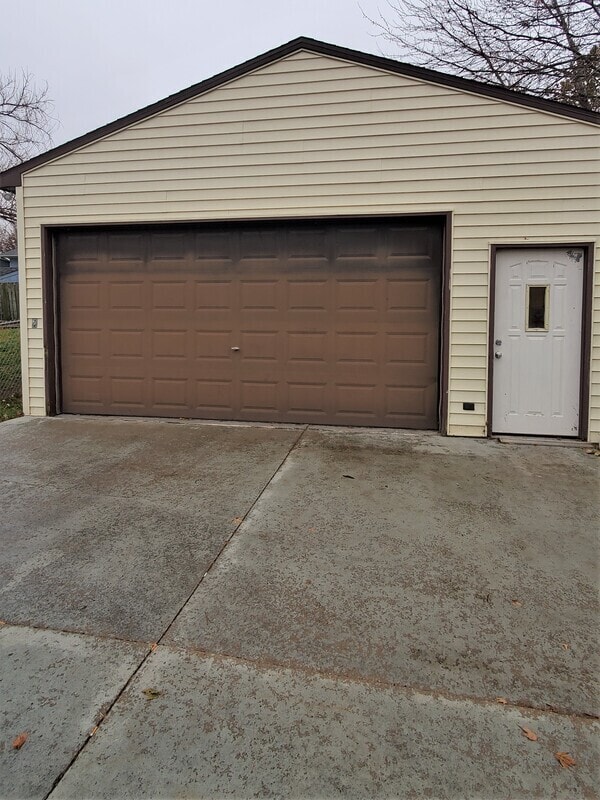 Building Photo - 6235 Langdon Ave SW