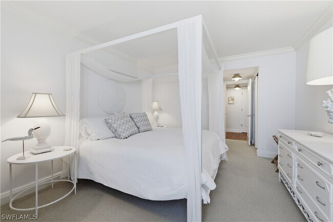 Building Photo - 3115 Gulf Shore Blvd N