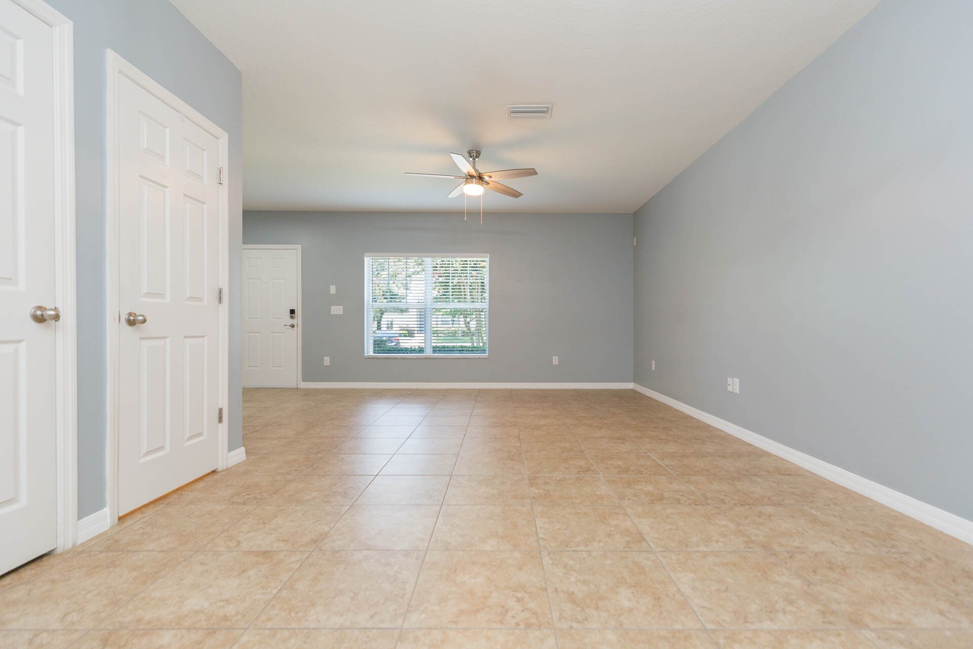 Building Photo - 15939 Fishhawk View Dr