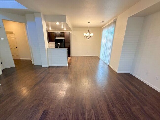 Building Photo - NW Reno Two Story - Beautiful Finishes with Mountain Views