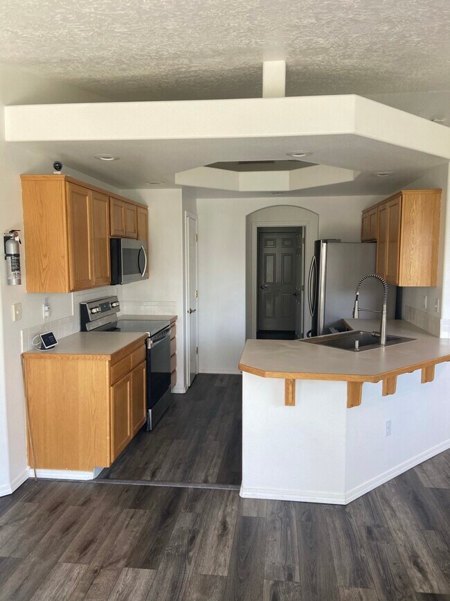 Building Photo - 1745 Challis Dr