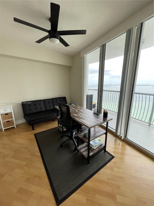 Building Photo - 1750 N Bayshore Dr