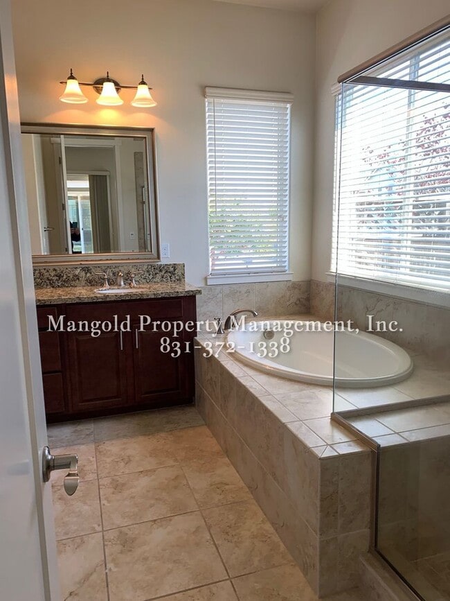 Building Photo - Stunning 3 Bed 2 Bath Home in East Garriso...