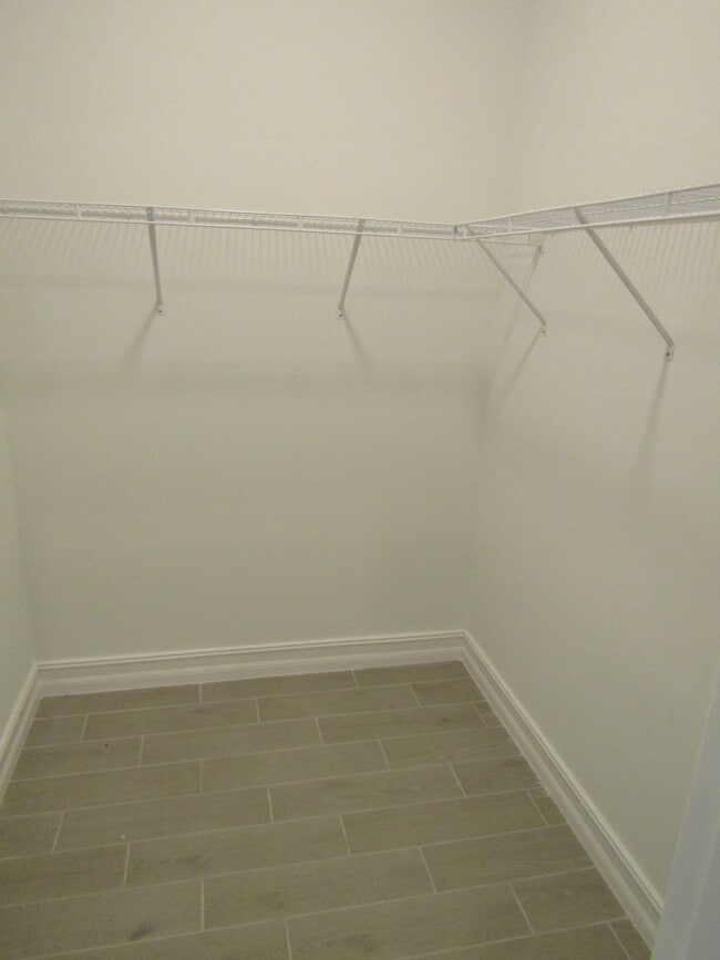 Building Photo - 608 Maraviya Blvd