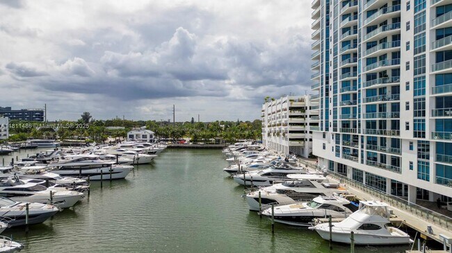 Building Photo - 17301 Biscayne Blvd