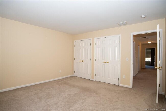 Building Photo - 8 Dogwood Ct