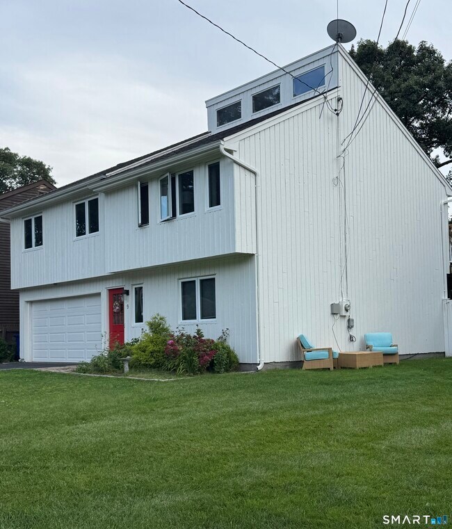 Building Photo - 9 Oakledge Cir