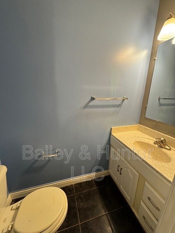 Building Photo - 1327 Woodstone Ter