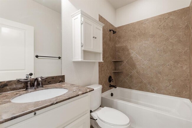 Building Photo - 4646 Rhett Ln