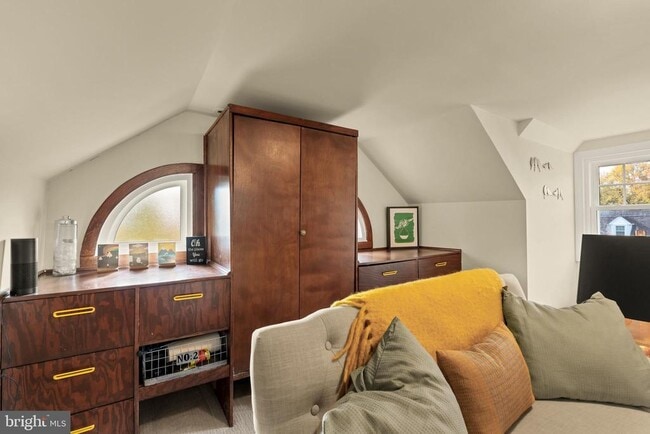 Building Photo - 6403 40th Ave