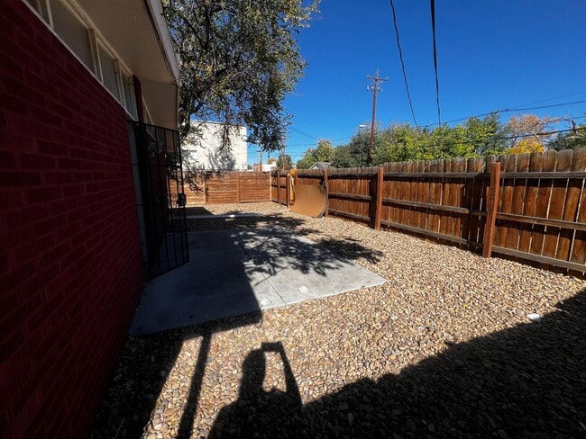 Building Photo - Charming 2 Bedroom, 1 Bathroom Duplex in Aurora