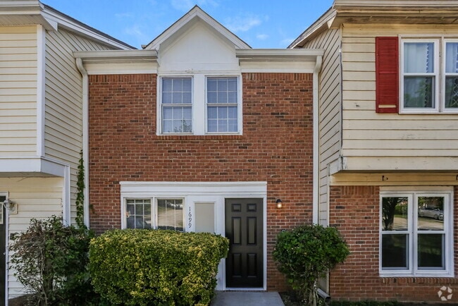Building Photo - 1699 Winchester Way SE