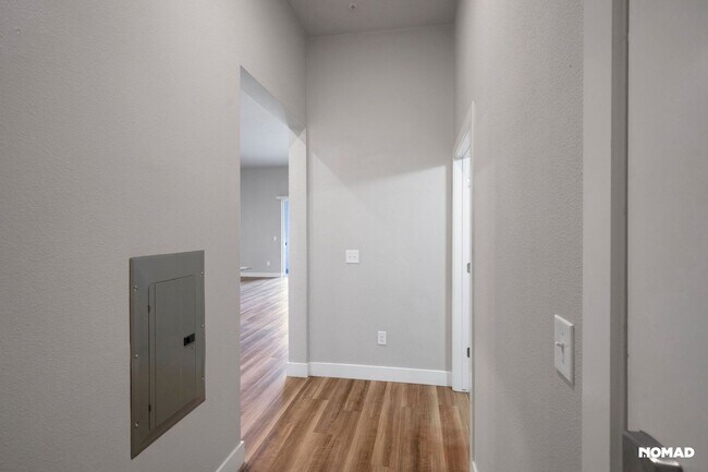 Building Photo - Charming 2BR-2BA Condo in Aurora Town Center