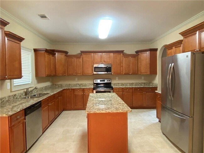 Building Photo - 522 Watercourse Way