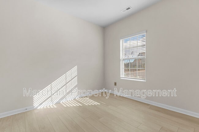 Building Photo - 211 Backstay Ln