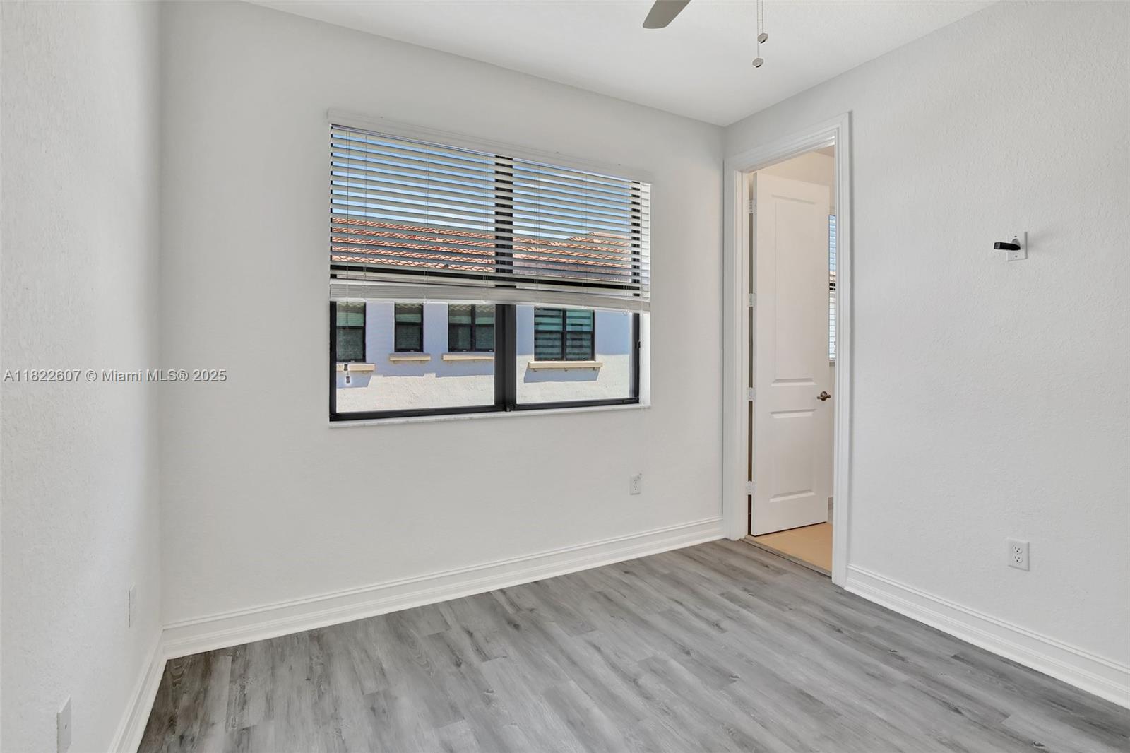 Building Photo - 11549 SW 13th Ct