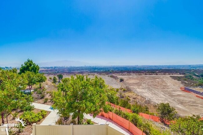 Building Photo - Stunning Corner Unit 4Bdm 3.5Ba Townhome w...