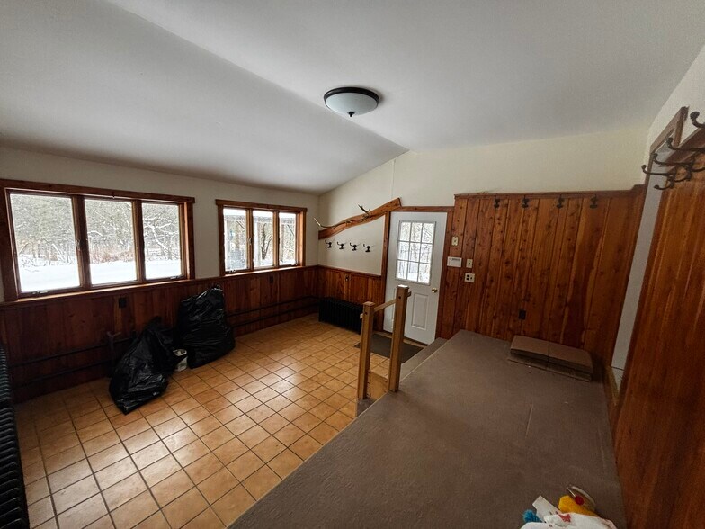 Building Photo - 349 Bone Plain Rd