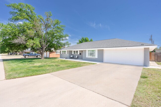 Building Photo - 3411 Shell Ave