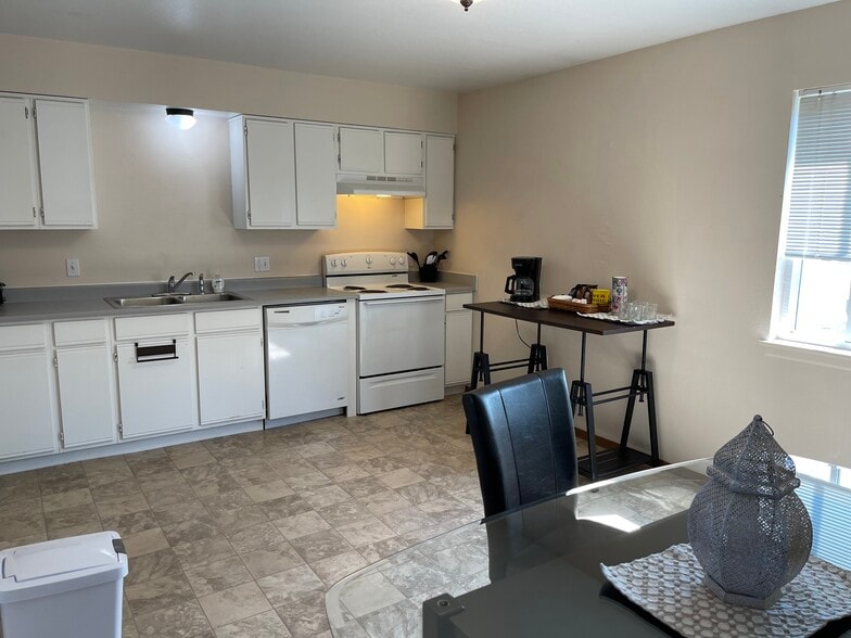 Building Photo - 1427 Atchison Ave