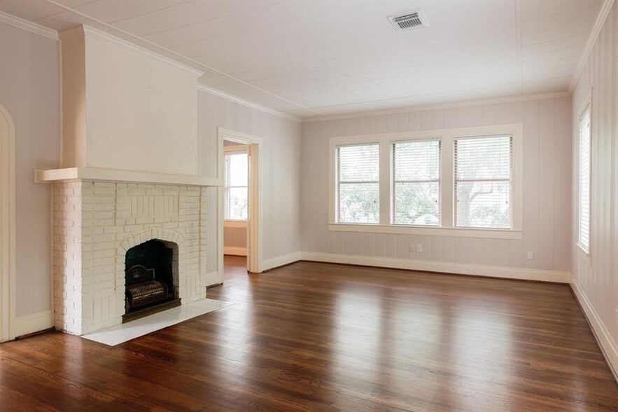 living room - 1212 Milford St