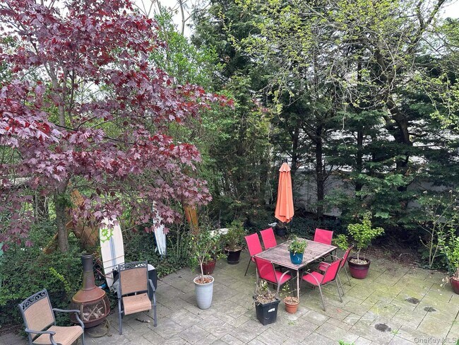 Building Photo - 322 E Beech St